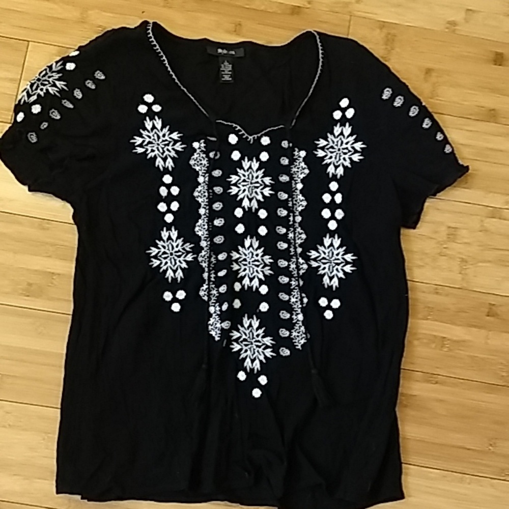 Style&co. Embroidery blouse. Size L